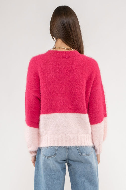 FUZZY PULLOVER SWEATER